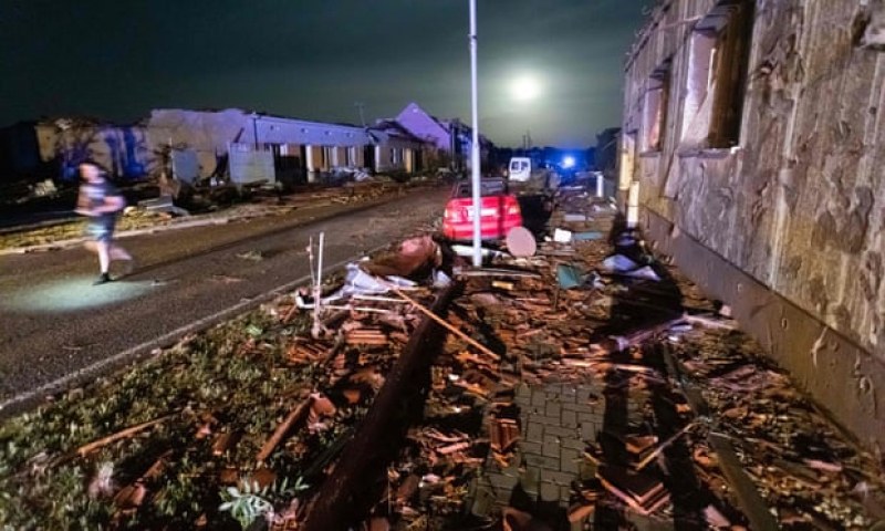 Торнадо удари Чехия! Над 150 са ранени, има и жертви