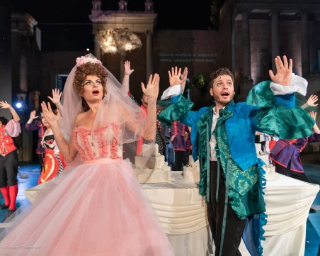 Дъждът отложи премиерата на 