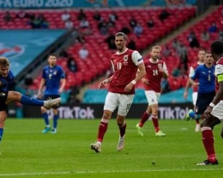 Италия се озори сериозно срещу Австрия, но е на четвъртфинал