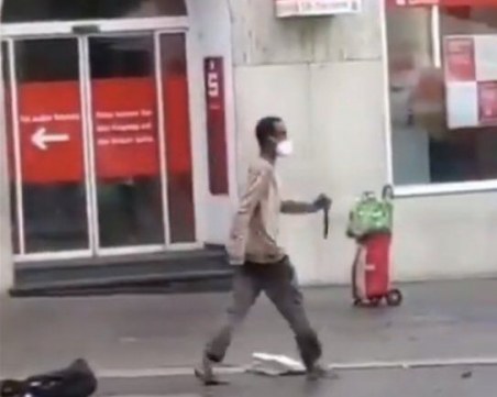 Намериха ислямистки агитационни материали в дома на нападателя в Германия