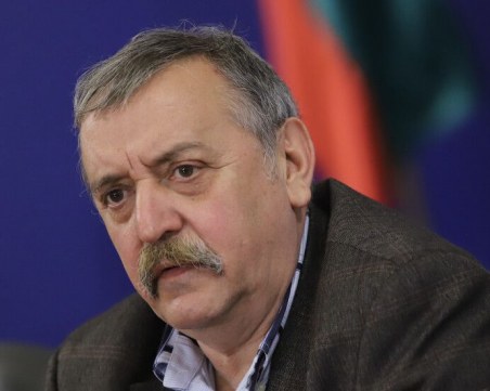 Проф. Кантарджиев иска по-строги мерки срещу COVID-19 заради варианта Delta