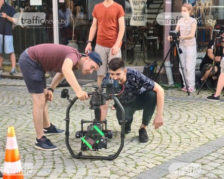 Звездни актьори превзеха Капана, снимат продължението на