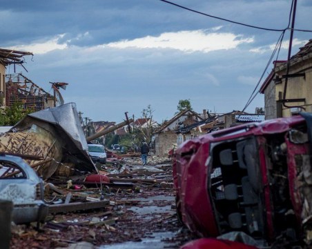 2-годишно дете е сред жертвите на торнадото в Чехия