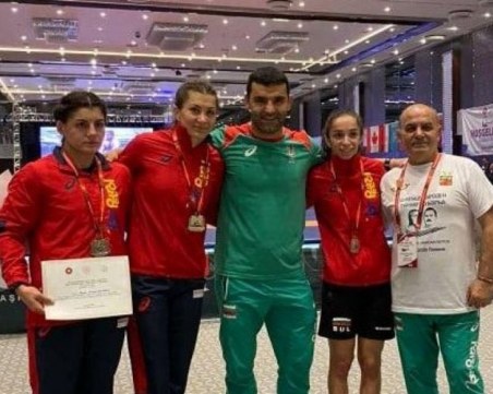 Четири титли за родната борба от Истанбул