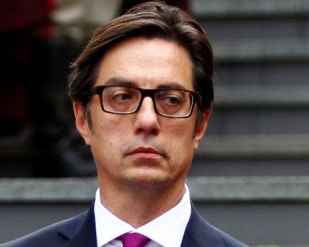 Пендаровски препоръча на Заев да чака редовно правителство в България