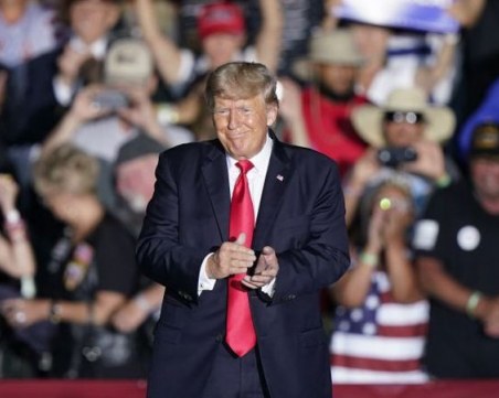 Тръмп на първи голям митинг: Ще си върнем Америка