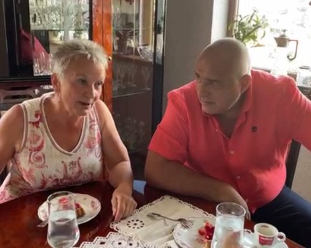Борисов на кафе и торта в дома на германка в Арбанаси – за Ангела Меркел, комунизма и 