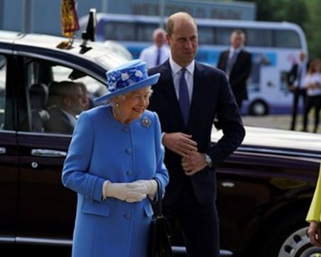 Кралица Елизабет и принц Уилям започнаха обиколка в Шотландия