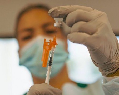 Ваксините на Pfizer и Moderna може да осигурят доживотен имунитет