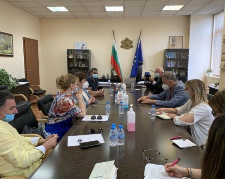 Туристическият бранш иска ваучери за почивки за ваксинираните