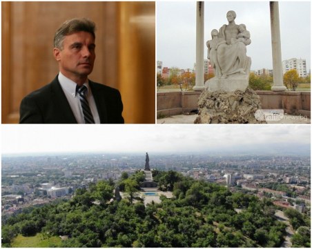 Проф. Иво Христов и Комитет за опазване на българските паметници и националната памет обсъждат съдбата на Альоша в Пловдив