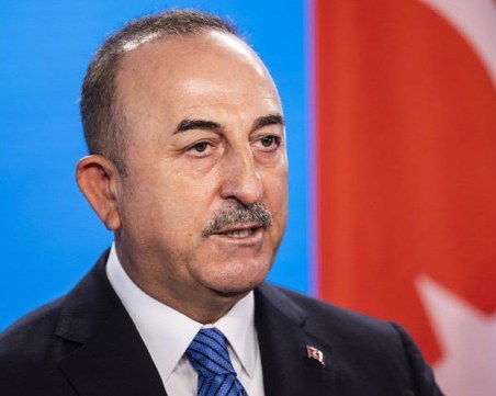 Турция разреши влизането на руснаци без PCR тест, ако са ваксинирани с руска ваксина