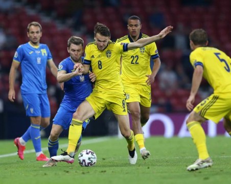 Украйна елиминира Швеция в последните секунди на продължението и е последният четвъртфиналист