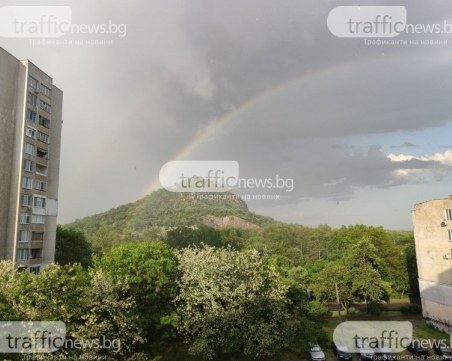 Бури и градушки обхващат страната през следващите часове