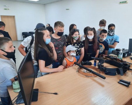 Ученици гостуват в Районен съд - Пловдив, обличат тоги и съдят 