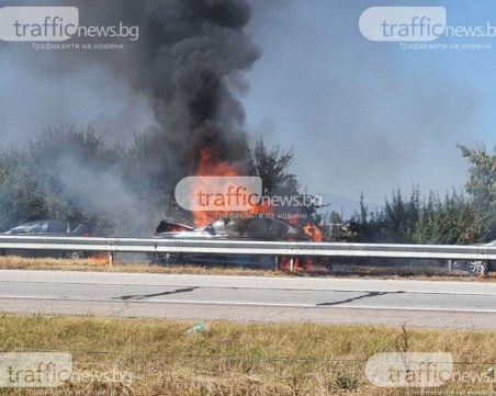 Кола се заби в канавка край Първомай и изгоря! Шофьорът – мъртвопиян