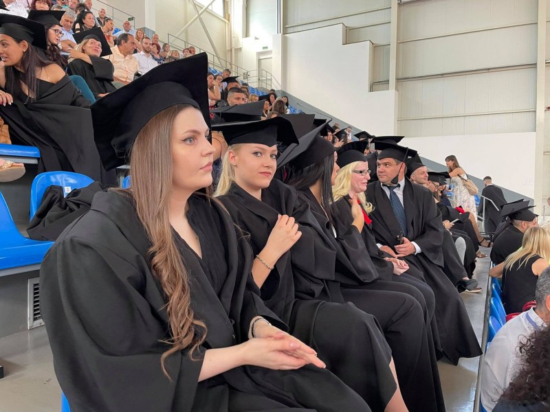 Сто юристи получиха дипломи от Пловдивски университет, 16 са отличници