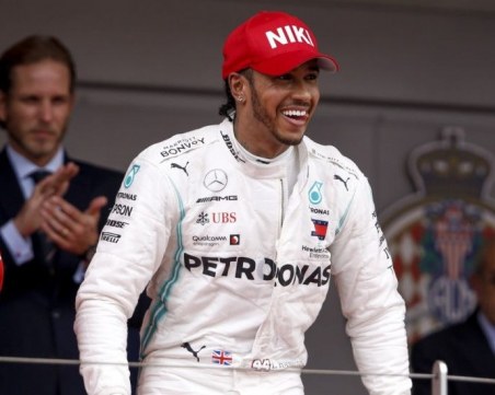 Официално: Хамилтън остава в Мерцедес
