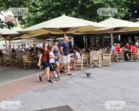 Пловдивчани превзеха центъра, Главната се пръска по шевовете