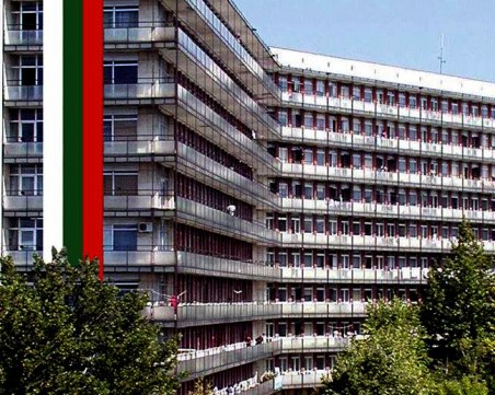Пожар в болницата в Кърджали, двама са ранени