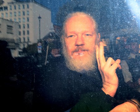 Кой и защо се страхува от Джулиан Асанж?