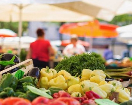 Над 1500 тона негодни храни спрени от БАБХ! Основно чушки и месо сред тях