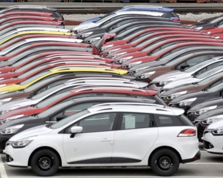 Защо се чака близо 6 месеца за нов автомобил в България?