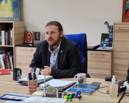 Жена блъсна столичен кмет на червен светофар и избяга, откарали са го  с линейка към Пирогов