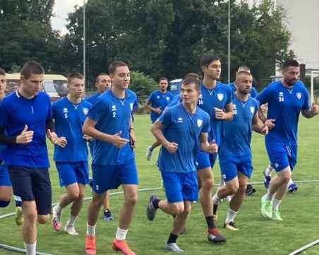 Спартак започна с 18 играчи