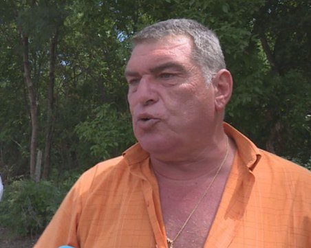 След 12 години: Осъдиха кмета на Скутаре заради кражба на булдозер