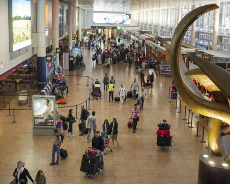 Евакуираха летище 