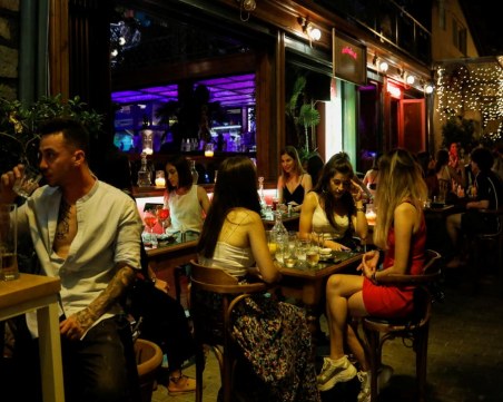 Нови мерки от днес в Гърция