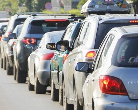 Екостикерите на автомобилите: Ограничения за замърсяващите коли ще има от 1 януари 2022 г.