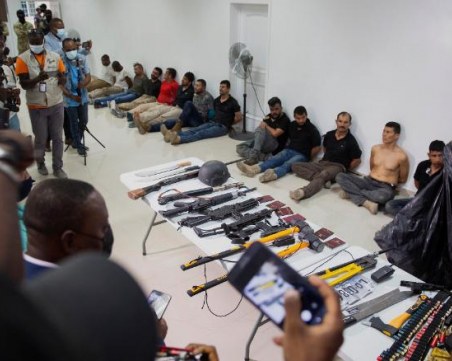 Хит отряд от пенсионирани колумбийски войници е убил президента на Хаити