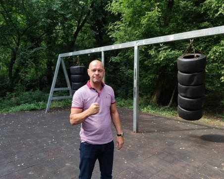 Костадин Димитров: Не знам как за 2 месеца направиха така, че да пътуваме пак по 7 часа до морето