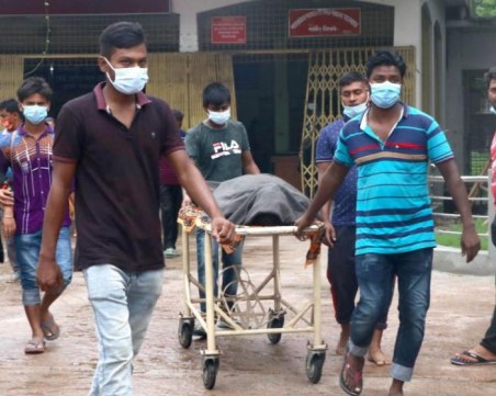 Пожар опустоши завод в Индия, най-малко 43-ма души са загинали