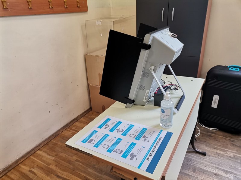 Машина за гласуване в Панагюрище отказа да работи