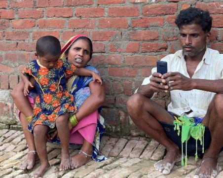 Индийски щат иска да ограничи ражданията на деца