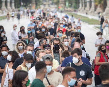 Пак затвориха заведенията в Барселона