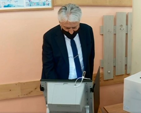 Бойко Рашков: Няма нарушения, изборният ден минава нормално