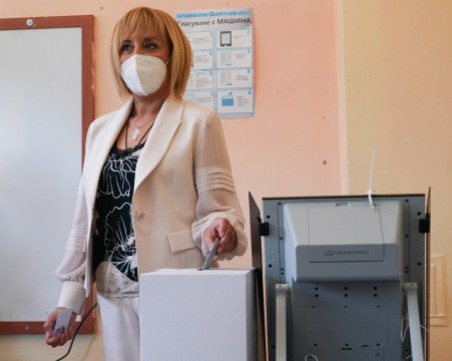Мая Манолова: Гласувайте, днес е решаващ ден