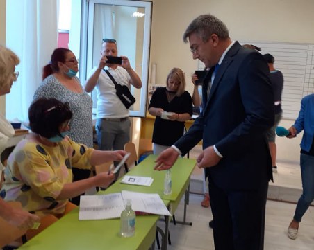 Мустафа Карадайъ: Гласувах за рестарта на държавността