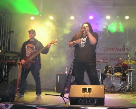 Ахат с безплатен концерт на Младежкия хълм