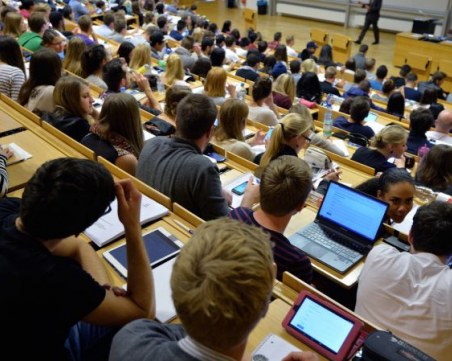 МОН предлага няколко университета да обучават съвместно студенти