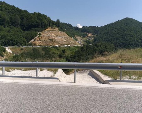 Отново опашки на Маказа към България, нашенци чакат в жегата с часове