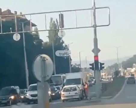 24-годишна шофьорка се е забила в насрещното на моста на Герджика, прилошало ѝ