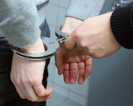 Арестуваха мъж за купуване на гласове в Павел баня