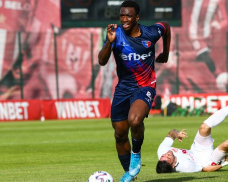 Канадец започна проби в Локо