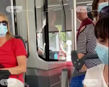 Грозен скандал, обиди и заплахи за бой в пловдивски автобус заради монети и климатик