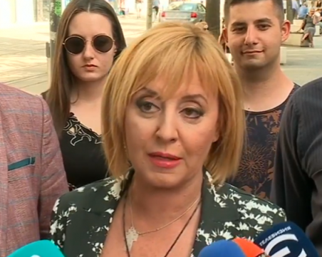 Манолова: Служебното правителство да стане редовно е решение на кризата
